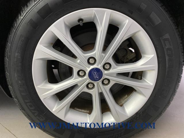 2017 Ford Escape SE FWD, available for sale in Naugatuck, Connecticut | J&M Automotive Sls&Svc LLC. Naugatuck, Connecticut 2017 Ford Escape SE FWD, available for sale in Naugatuck, Connecticut | J&M Automotive Sls&Svc LLC. Naugatuck, Connecticut