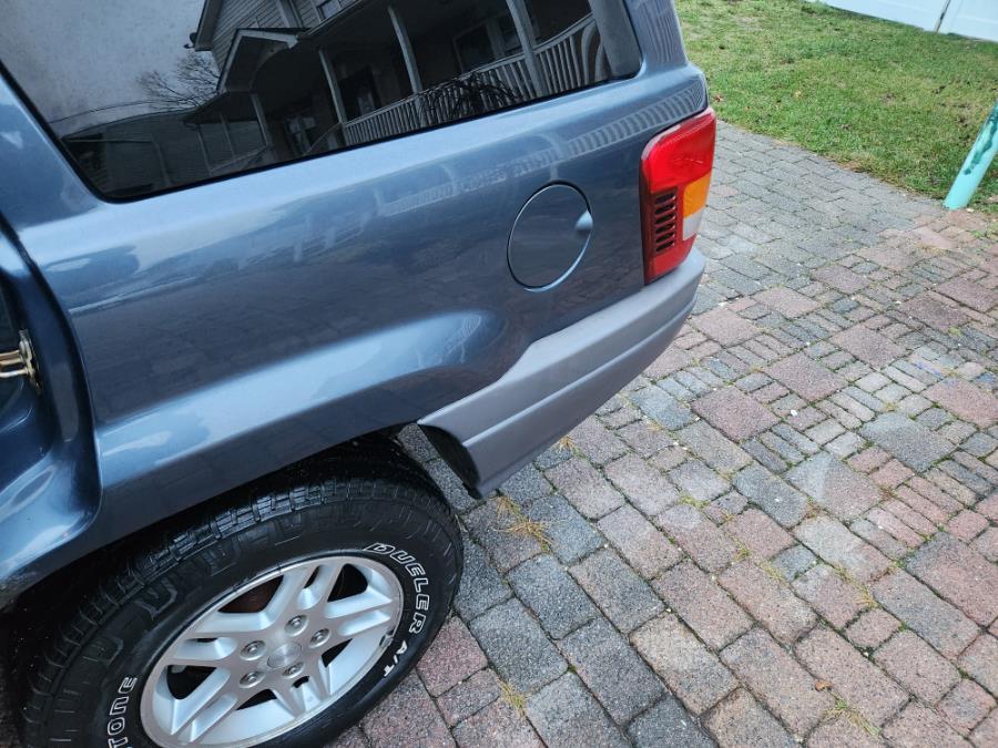 Used Jeep Grand Cherokee 4dr Laredo 4WD 2004 | SGM Auto Sales. West Babylon, New York Used Jeep Grand Cherokee 4dr Laredo 4WD 2004 | SGM Auto Sales. West Babylon, New York