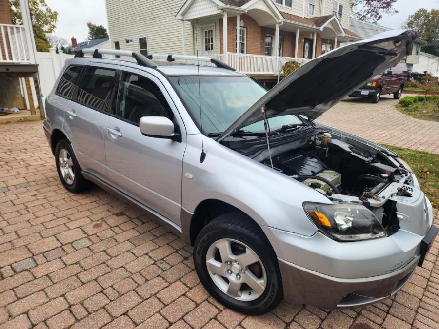 2004 Mitsubishi Outlander 4dr AWD XLS, available for sale in West Babylon, New York | SGM Auto Sales. West Babylon, New York 2004 Mitsubishi Outlander 4dr AWD XLS, available for sale in West Babylon, New York | SGM Auto Sales. West Babylon, New York