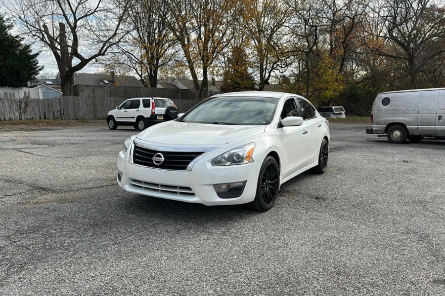 Used 2014 Nissan Altima in Lindenhurst, New York | Rite Cars, Inc. Lindenhurst, New York