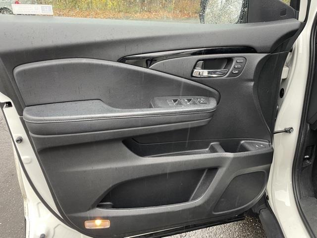 Used Honda Pilot Touring 2019 | Blasius of Danbury. Danbury, Connecticut Used Honda Pilot Touring 2019 | Blasius of Danbury. Danbury, Connecticut
