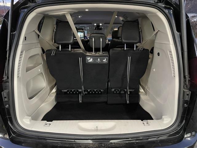 Used Chrysler Pacifica Touring L Plus 2017 | Blasius of Danbury. Danbury, Connecticut Used Chrysler Pacifica Touring L Plus 2017 | Blasius of Danbury. Danbury, Connecticut