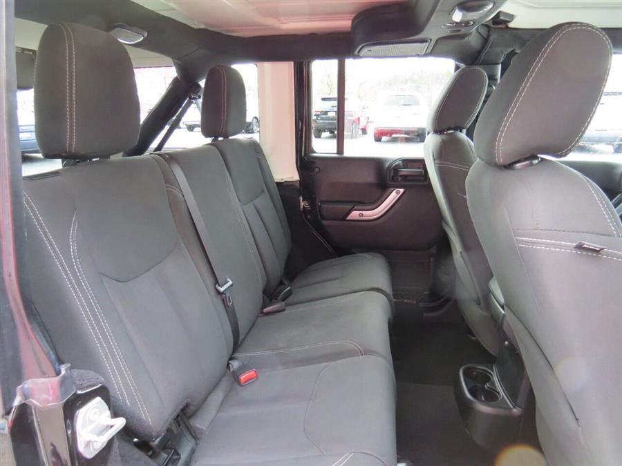 2017 Jeep Wrangler Unlimited Sahara 4x4 4dr SUV, available for sale in Auburn, Maine | Lake City Exports Inc. Auburn, Maine 2017 Jeep Wrangler Unlimited Sahara 4x4 4dr SUV, available for sale in Auburn, Maine | Lake City Exports Inc. Auburn, Maine