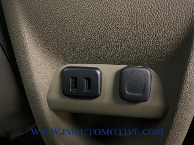 Used GMC Canyon 4WD Crew Cab 140.5 SLT 2016 | J&M Automotive Sls&Svc LLC. Naugatuck, Connecticut Used GMC Canyon 4WD Crew Cab 140.5 SLT 2016 | J&M Automotive Sls&Svc LLC. Naugatuck, Connecticut