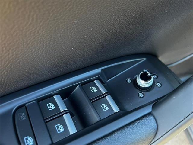 2018 Audi Q5 2.0T Premium Plus, available for sale in Stratford, Connecticut | Wiz Leasing Inc. Stratford, Connecticut 2018 Audi Q5 2.0T Premium Plus, available for sale in Stratford, Connecticut | Wiz Leasing Inc. Stratford, Connecticut