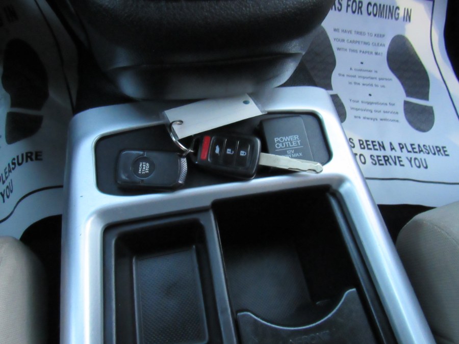 2015 Honda CR-V LX, available for sale in Worcester, Massachusetts | Hilario's Auto Sales Inc.. Worcester, Massachusetts 2015 Honda CR-V LX, available for sale in Worcester, Massachusetts | Hilario's Auto Sales Inc.. Worcester, Massachusetts
