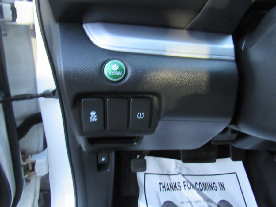 2015 Honda CR-V LX, available for sale in Worcester, Massachusetts | Hilario's Auto Sales Inc.. Worcester, Massachusetts 2015 Honda CR-V LX, available for sale in Worcester, Massachusetts | Hilario's Auto Sales Inc.. Worcester, Massachusetts