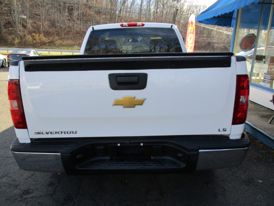 2009 Chevrolet Silverado 1500 4WD Ext Cab 143.5" LS, available for sale in Meriden, Connecticut | Cos Central Auto. Meriden, Connecticut 2009 Chevrolet Silverado 1500 4WD Ext Cab 143.5" LS, available for sale in Meriden, Connecticut | Cos Central Auto. Meriden, Connecticut