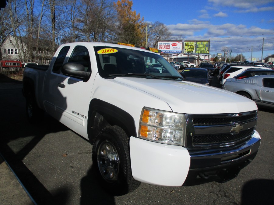 2009 Chevrolet Silverado 1500 4WD Ext Cab 143.5" LS, available for sale in Meriden, Connecticut | Cos Central Auto. Meriden, Connecticut 2009 Chevrolet Silverado 1500 4WD Ext Cab 143.5" LS, available for sale in Meriden, Connecticut | Cos Central Auto. Meriden, Connecticut