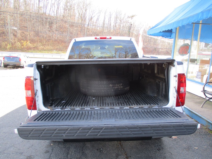 2009 Chevrolet Silverado 1500 4WD Ext Cab 143.5" LS, available for sale in Meriden, Connecticut | Cos Central Auto. Meriden, Connecticut 2009 Chevrolet Silverado 1500 4WD Ext Cab 143.5" LS, available for sale in Meriden, Connecticut | Cos Central Auto. Meriden, Connecticut
