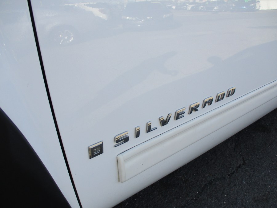 2009 Chevrolet Silverado 1500 4WD Ext Cab 143.5" LS, available for sale in Meriden, Connecticut | Cos Central Auto. Meriden, Connecticut 2009 Chevrolet Silverado 1500 4WD Ext Cab 143.5" LS, available for sale in Meriden, Connecticut | Cos Central Auto. Meriden, Connecticut