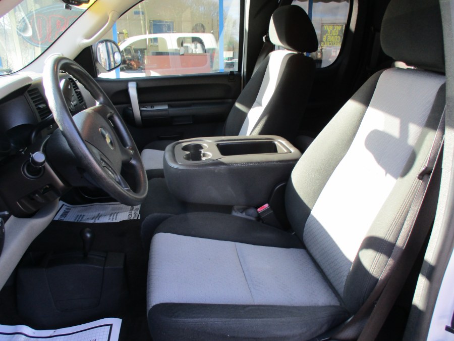 2009 Chevrolet Silverado 1500 4WD Ext Cab 143.5" LS, available for sale in Meriden, Connecticut | Cos Central Auto. Meriden, Connecticut 2009 Chevrolet Silverado 1500 4WD Ext Cab 143.5" LS, available for sale in Meriden, Connecticut | Cos Central Auto. Meriden, Connecticut