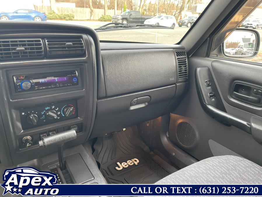 2000 Jeep Cherokee 4dr Sport 4WD, available for sale in Selden, New York | Apex Auto. Selden, New York 2000 Jeep Cherokee 4dr Sport 4WD, available for sale in Selden, New York | Apex Auto. Selden, New York