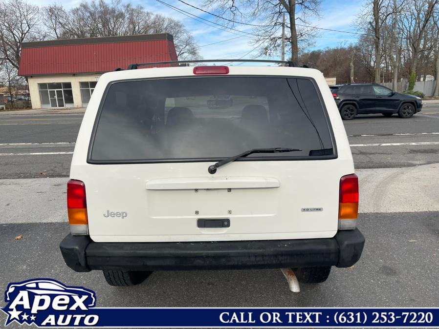 2000 Jeep Cherokee 4dr Sport 4WD, available for sale in Selden, New York | Apex Auto. Selden, New York 2000 Jeep Cherokee 4dr Sport 4WD, available for sale in Selden, New York | Apex Auto. Selden, New York