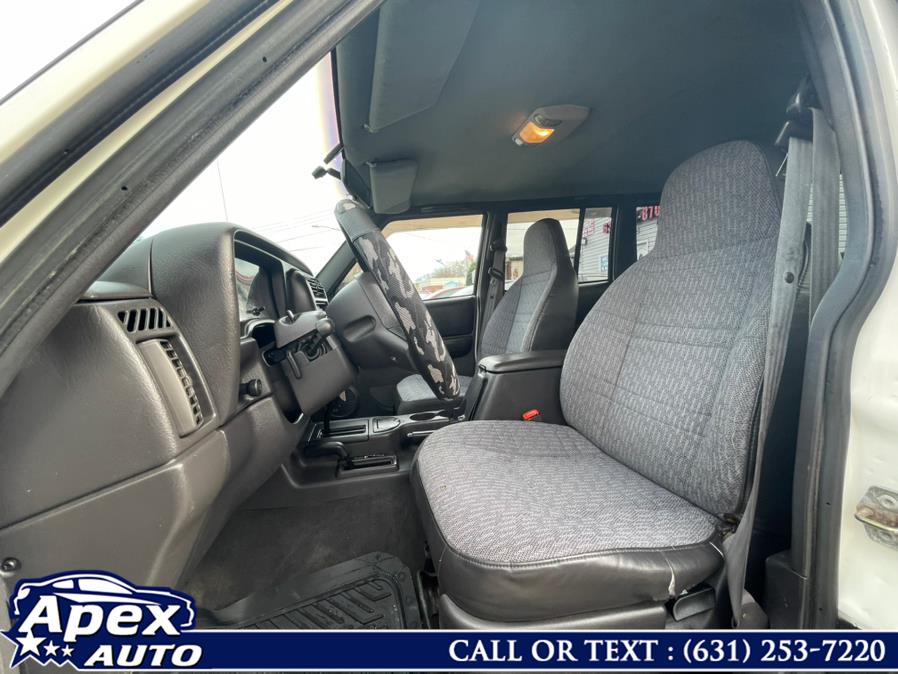 2000 Jeep Cherokee 4dr Sport 4WD, available for sale in Selden, New York | Apex Auto. Selden, New York 2000 Jeep Cherokee 4dr Sport 4WD, available for sale in Selden, New York | Apex Auto. Selden, New York