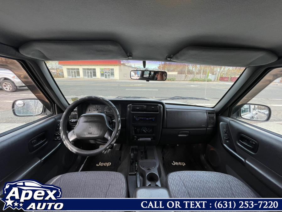 2000 Jeep Cherokee 4dr Sport 4WD, available for sale in Selden, New York | Apex Auto. Selden, New York 2000 Jeep Cherokee 4dr Sport 4WD, available for sale in Selden, New York | Apex Auto. Selden, New York