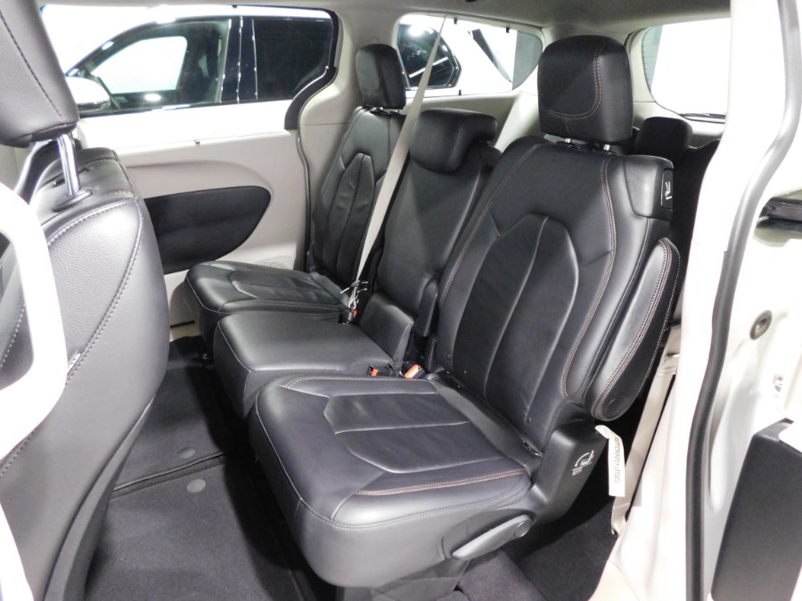2017 Chrysler Pacifica Touring-L 4dr Wgn, available for sale in Lodi, New Jersey | Auto Gallery. Lodi, New Jersey 2017 Chrysler Pacifica Touring-L 4dr Wgn, available for sale in Lodi, New Jersey | Auto Gallery. Lodi, New Jersey