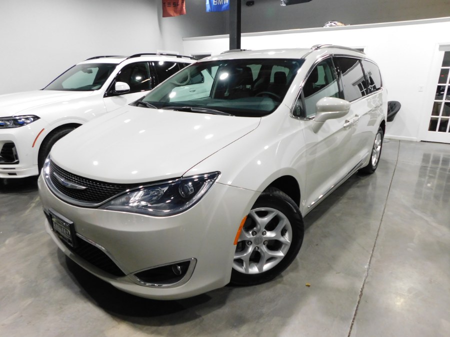 2017 Chrysler Pacifica Touring-L 4dr Wgn, available for sale in Lodi, New Jersey | Auto Gallery. Lodi, New Jersey 2017 Chrysler Pacifica Touring-L 4dr Wgn, available for sale in Lodi, New Jersey | Auto Gallery. Lodi, New Jersey
