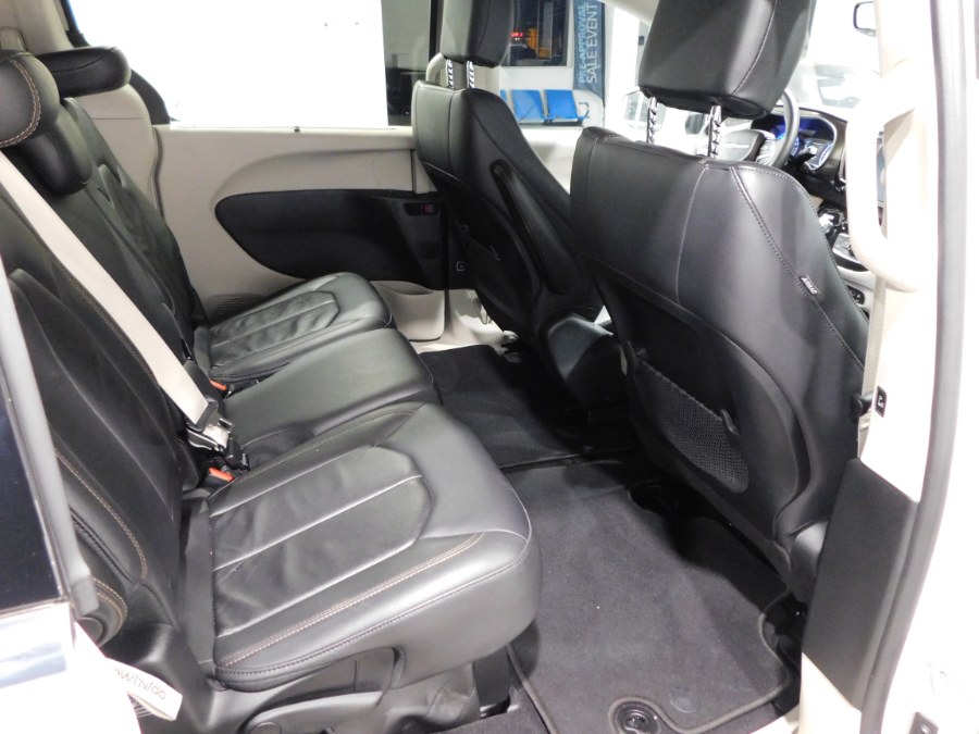 2017 Chrysler Pacifica Touring-L 4dr Wgn, available for sale in Lodi, New Jersey | Auto Gallery. Lodi, New Jersey 2017 Chrysler Pacifica Touring-L 4dr Wgn, available for sale in Lodi, New Jersey | Auto Gallery. Lodi, New Jersey