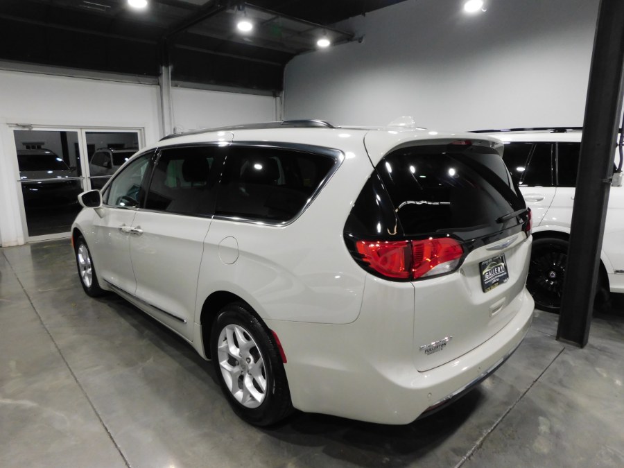 2017 Chrysler Pacifica Touring-L 4dr Wgn, available for sale in Lodi, New Jersey | Auto Gallery. Lodi, New Jersey 2017 Chrysler Pacifica Touring-L 4dr Wgn, available for sale in Lodi, New Jersey | Auto Gallery. Lodi, New Jersey