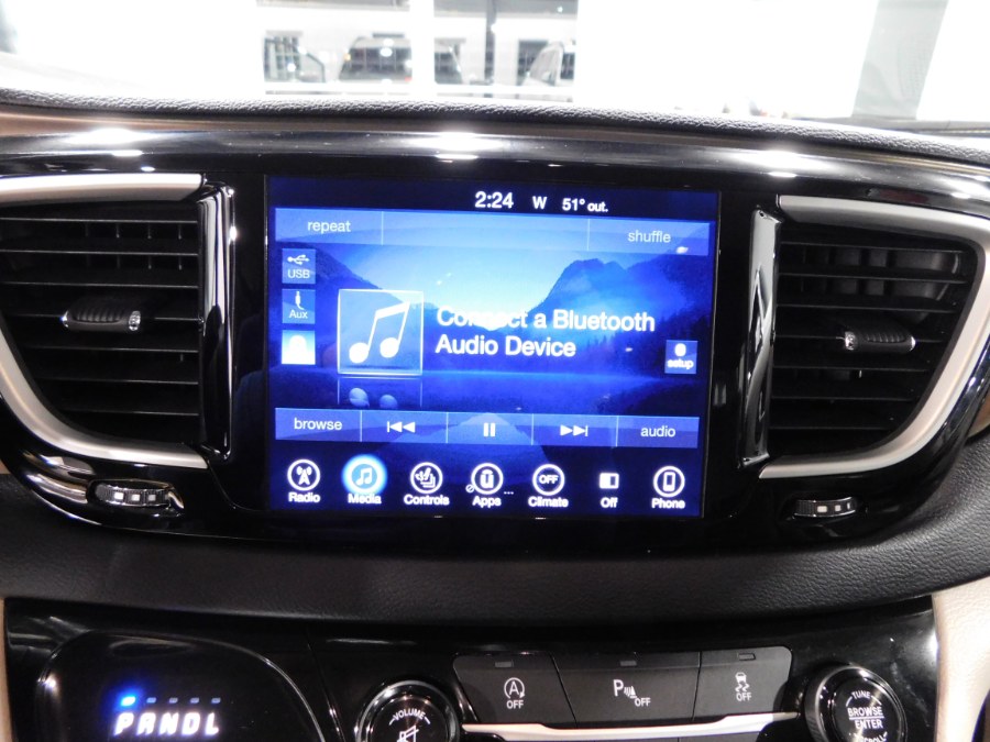 2017 Chrysler Pacifica Touring-L 4dr Wgn, available for sale in Lodi, New Jersey | Auto Gallery. Lodi, New Jersey 2017 Chrysler Pacifica Touring-L 4dr Wgn, available for sale in Lodi, New Jersey | Auto Gallery. Lodi, New Jersey