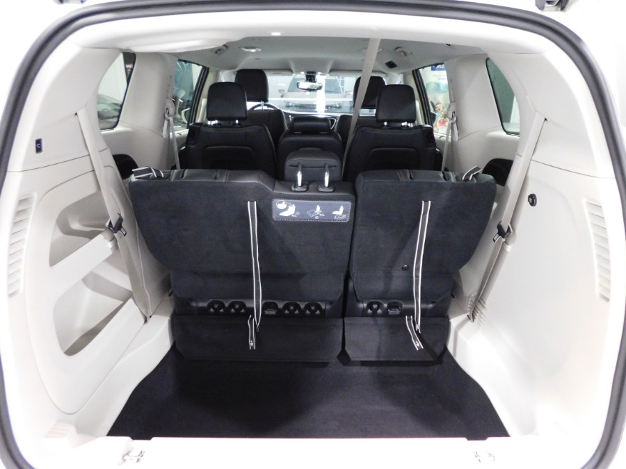 2017 Chrysler Pacifica Touring-L 4dr Wgn, available for sale in Lodi, New Jersey | Auto Gallery. Lodi, New Jersey 2017 Chrysler Pacifica Touring-L 4dr Wgn, available for sale in Lodi, New Jersey | Auto Gallery. Lodi, New Jersey