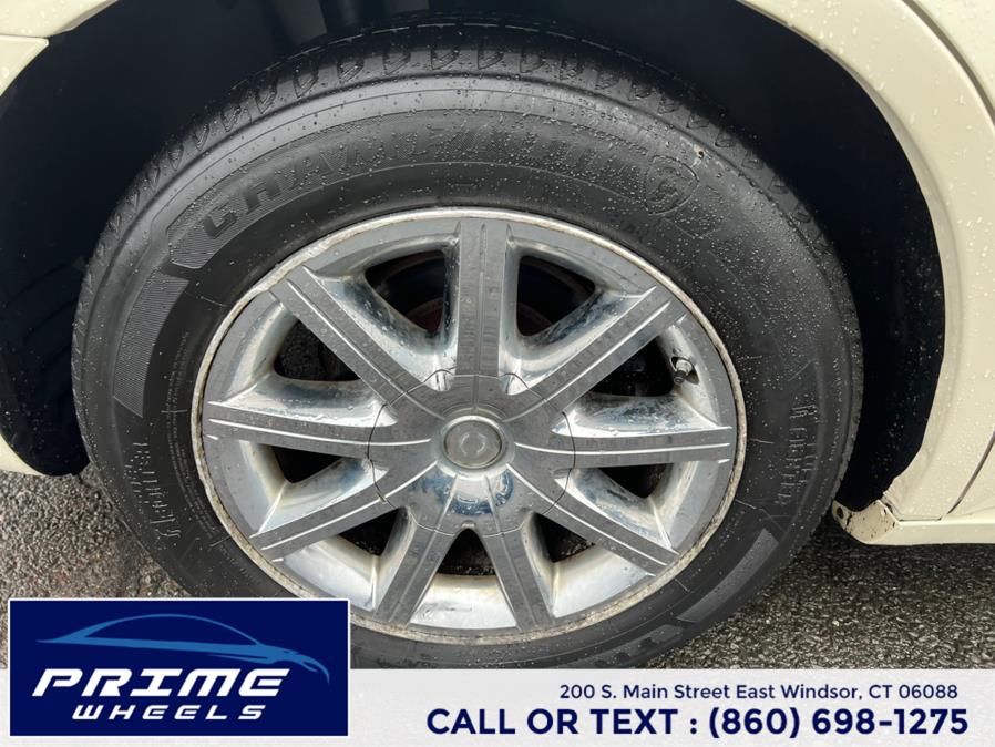 2009 Chrysler 300 4dr Sdn Touring RWD, available for sale in East Windsor, Connecticut | Prime Wheels. East Windsor, Connecticut 2009 Chrysler 300 4dr Sdn Touring RWD, available for sale in East Windsor, Connecticut | Prime Wheels. East Windsor, Connecticut