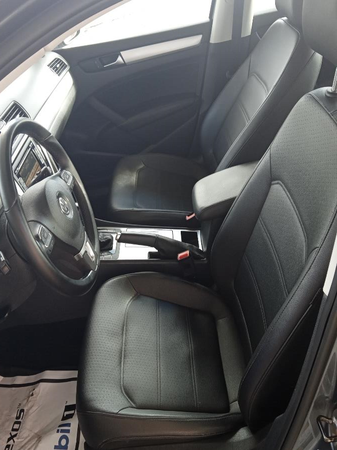 2012 Volkswagen Passat 4dr Sdn 2.5L Auto SE PZEV, available for sale in New Britain, Connecticut | Supreme Automotive. New Britain, Connecticut 2012 Volkswagen Passat 4dr Sdn 2.5L Auto SE PZEV, available for sale in New Britain, Connecticut | Supreme Automotive. New Britain, Connecticut