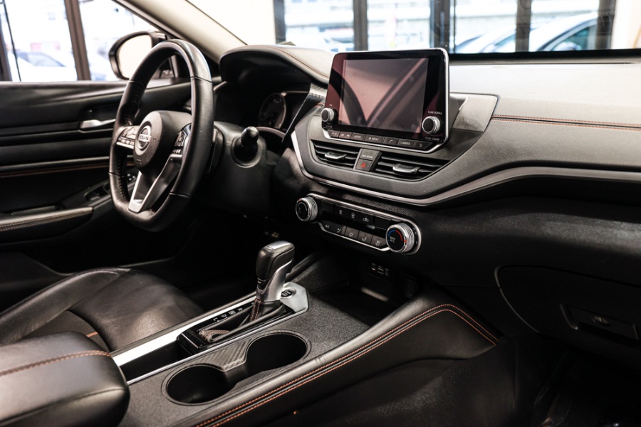 2021 Nissan Altima 2.5 SR Sedan, available for sale in ELMONT, New York | 26 Motors Long Island. ELMONT, New York 2021 Nissan Altima 2.5 SR Sedan, available for sale in ELMONT, New York | 26 Motors Long Island. ELMONT, New York