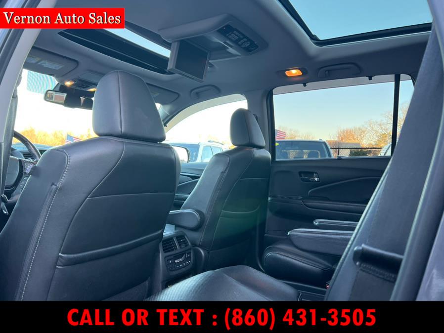 2016 Honda Pilot AWD 4dr Elite w/RES & Navi, available for sale in Manchester, Connecticut | Vernon Auto Sale & Service. Manchester, Connecticut 2016 Honda Pilot AWD 4dr Elite w/RES & Navi, available for sale in Manchester, Connecticut | Vernon Auto Sale & Service. Manchester, Connecticut