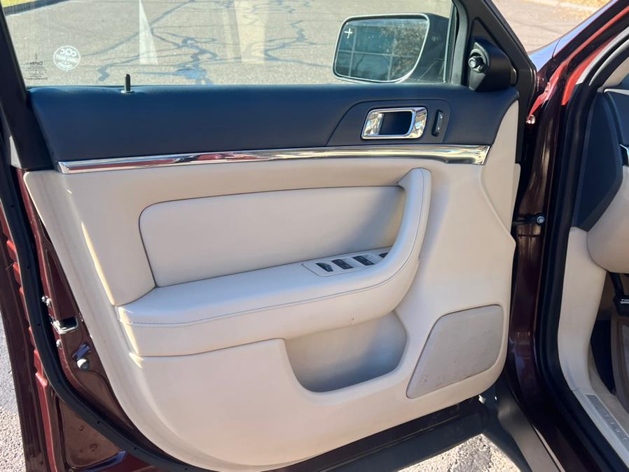 2009 Lincoln MKS 4dr Sdn AWD, available for sale in Waterbury, Connecticut | Platinum Auto Care. Waterbury, Connecticut 2009 Lincoln MKS 4dr Sdn AWD, available for sale in Waterbury, Connecticut | Platinum Auto Care. Waterbury, Connecticut