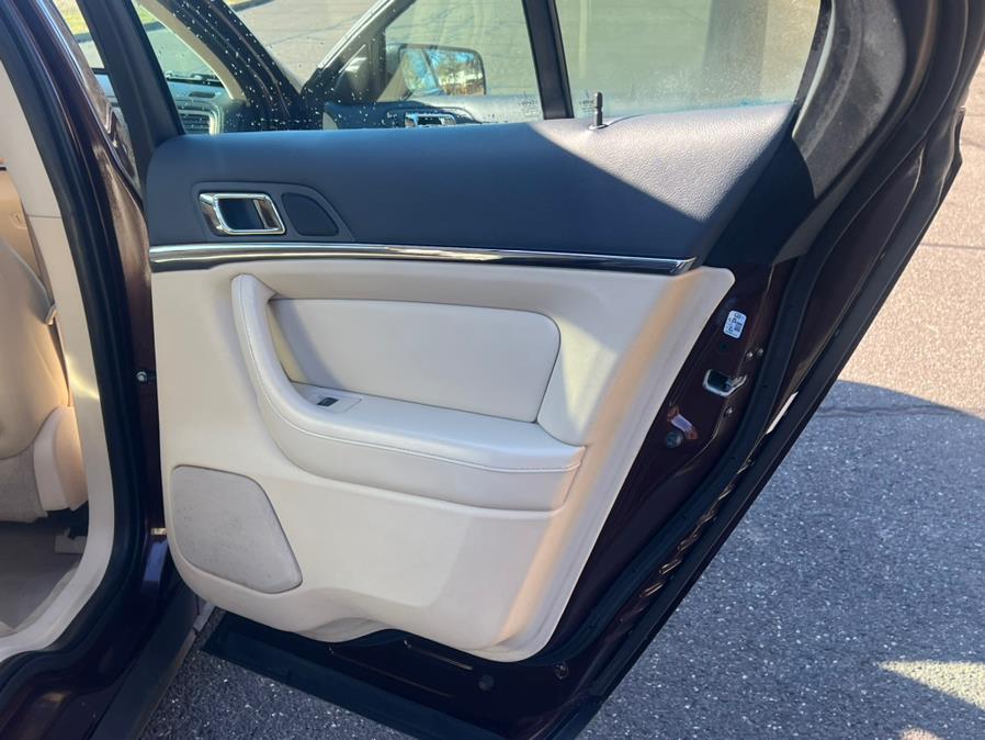 2009 Lincoln MKS 4dr Sdn AWD, available for sale in Waterbury, Connecticut | Platinum Auto Care. Waterbury, Connecticut 2009 Lincoln MKS 4dr Sdn AWD, available for sale in Waterbury, Connecticut | Platinum Auto Care. Waterbury, Connecticut