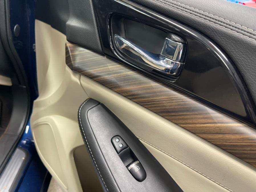 2018 Nissan Maxima SL 3.5L PLATINUM, available for sale in Inwood, New York | 5 Towns Drive. Inwood, New York 2018 Nissan Maxima SL 3.5L PLATINUM, available for sale in Inwood, New York | 5 Towns Drive. Inwood, New York