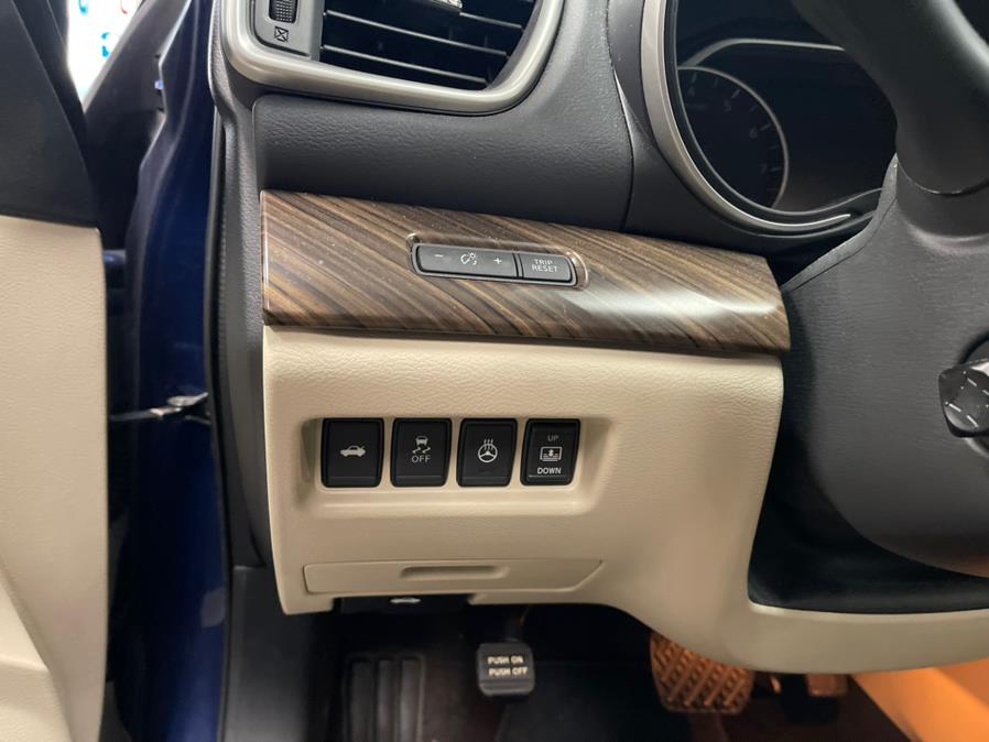 2018 Nissan Maxima SL 3.5L PLATINUM, available for sale in Inwood, New York | 5 Towns Drive. Inwood, New York 2018 Nissan Maxima SL 3.5L PLATINUM, available for sale in Inwood, New York | 5 Towns Drive. Inwood, New York