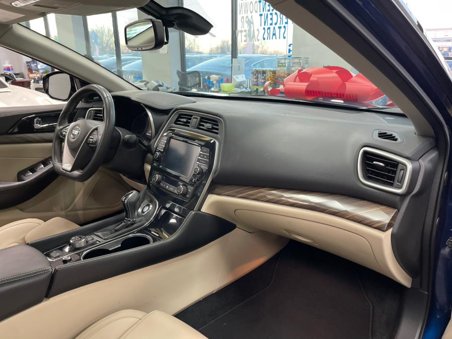 2018 Nissan Maxima SL 3.5L PLATINUM, available for sale in Inwood, New York | 5 Towns Drive. Inwood, New York 2018 Nissan Maxima SL 3.5L PLATINUM, available for sale in Inwood, New York | 5 Towns Drive. Inwood, New York