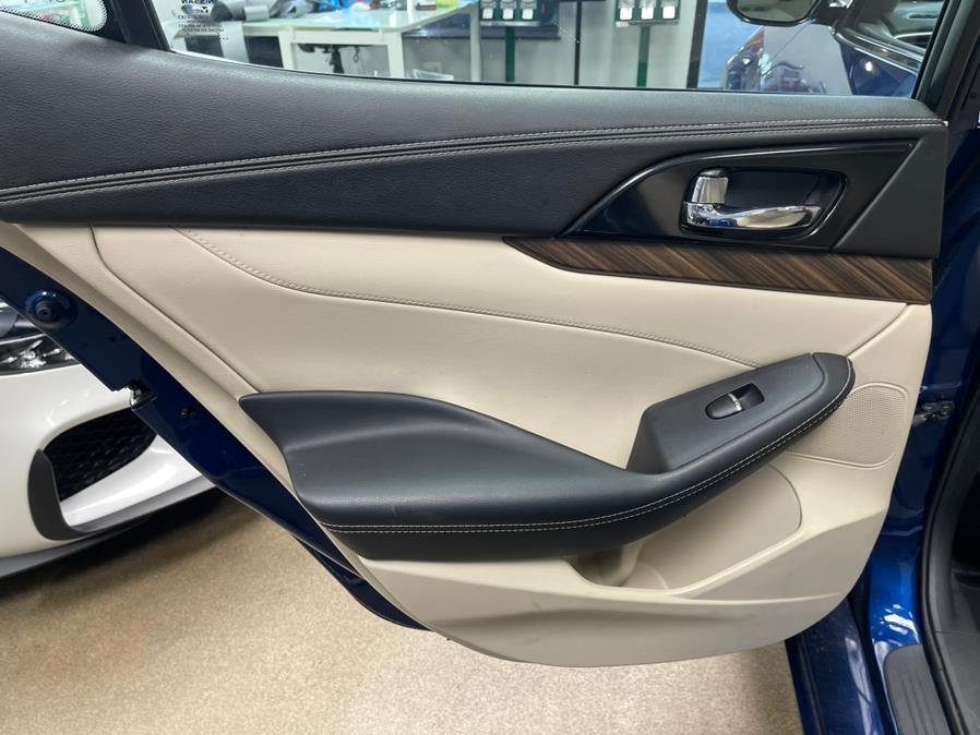 2018 Nissan Maxima SL 3.5L PLATINUM, available for sale in Inwood, New York | 5 Towns Drive. Inwood, New York 2018 Nissan Maxima SL 3.5L PLATINUM, available for sale in Inwood, New York | 5 Towns Drive. Inwood, New York