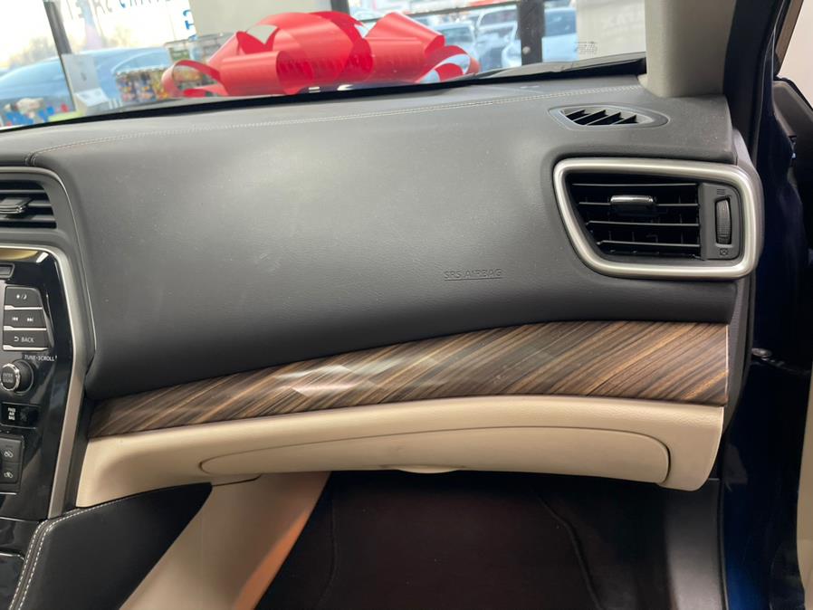 2018 Nissan Maxima SL 3.5L PLATINUM, available for sale in Inwood, New York | 5 Towns Drive. Inwood, New York 2018 Nissan Maxima SL 3.5L PLATINUM, available for sale in Inwood, New York | 5 Towns Drive. Inwood, New York
