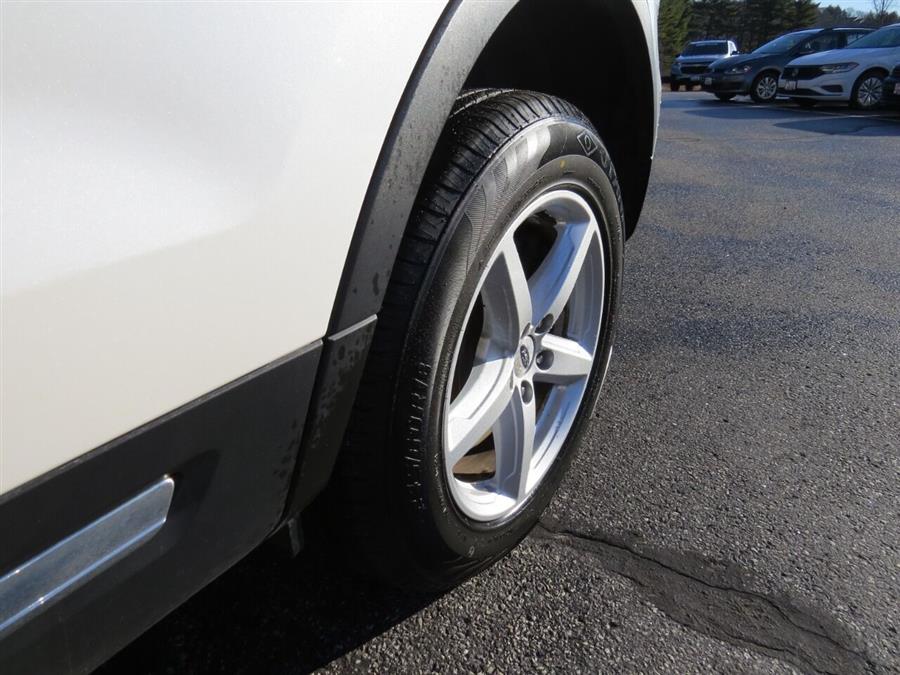 Used Ford Explorer XLT AWD 4dr SUV 2016 | Lake City Exports Inc. Auburn, Maine Used Ford Explorer XLT AWD 4dr SUV 2016 | Lake City Exports Inc. Auburn, Maine