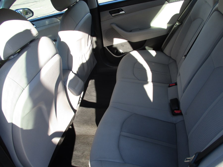 2019 Hyundai Sonata SE 2.4L, available for sale in New Britain, Connecticut | Universal Motors LLC. New Britain, Connecticut 2019 Hyundai Sonata SE 2.4L, available for sale in New Britain, Connecticut | Universal Motors LLC. New Britain, Connecticut