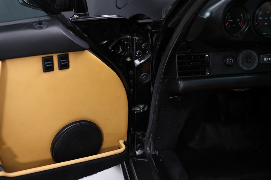 1986 Porsche 911 2dr Coupe Carrera 5-Spd, available for sale in North Salem, New York | Meccanic Shop North Inc. North Salem, New York 1986 Porsche 911 2dr Coupe Carrera 5-Spd, available for sale in North Salem, New York | Meccanic Shop North Inc. North Salem, New York