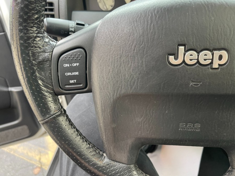 Used Jeep Grand Cherokee 4dr Overland 4WD 2004 | My Auto Inc.. Huntington Station, New York Used Jeep Grand Cherokee 4dr Overland 4WD 2004 | My Auto Inc.. Huntington Station, New York