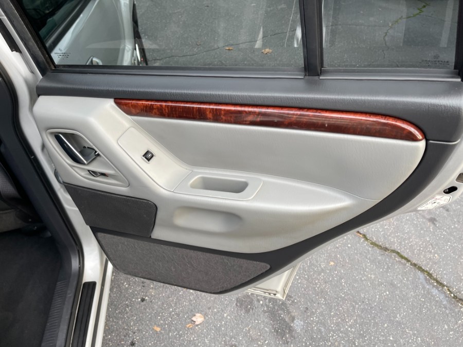 Used Jeep Grand Cherokee 4dr Overland 4WD 2004 | My Auto Inc.. Huntington Station, New York Used Jeep Grand Cherokee 4dr Overland 4WD 2004 | My Auto Inc.. Huntington Station, New York