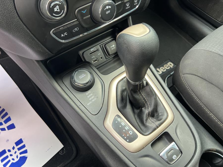 2015 Jeep Cherokee 4WD 4dr Latitude, available for sale in Stamford, Connecticut | Harbor View Auto Sales LLC. Stamford, Connecticut 2015 Jeep Cherokee 4WD 4dr Latitude, available for sale in Stamford, Connecticut | Harbor View Auto Sales LLC. Stamford, Connecticut