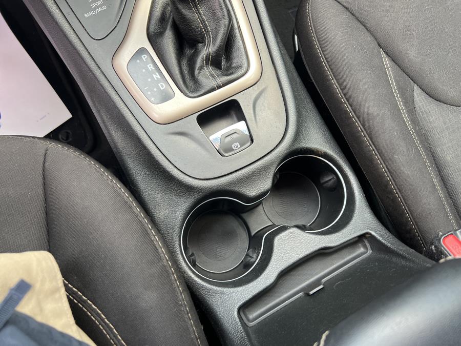 2015 Jeep Cherokee 4WD 4dr Latitude, available for sale in Stamford, Connecticut | Harbor View Auto Sales LLC. Stamford, Connecticut 2015 Jeep Cherokee 4WD 4dr Latitude, available for sale in Stamford, Connecticut | Harbor View Auto Sales LLC. Stamford, Connecticut