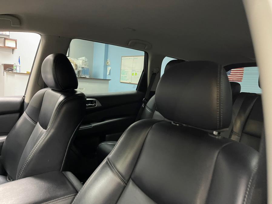2020 Nissan Pathfinder FWD SL, available for sale in Inwood, New York | 5 Towns Drive. Inwood, New York 2020 Nissan Pathfinder FWD SL, available for sale in Inwood, New York | 5 Towns Drive. Inwood, New York