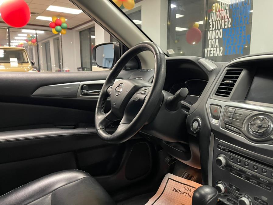 2020 Nissan Pathfinder FWD SL, available for sale in Inwood, New York | 5 Towns Drive. Inwood, New York 2020 Nissan Pathfinder FWD SL, available for sale in Inwood, New York | 5 Towns Drive. Inwood, New York