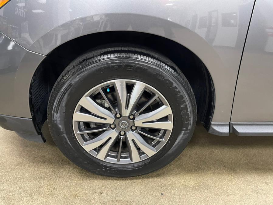 2020 Nissan Pathfinder FWD SL, available for sale in Inwood, New York | 5 Towns Drive. Inwood, New York 2020 Nissan Pathfinder FWD SL, available for sale in Inwood, New York | 5 Towns Drive. Inwood, New York