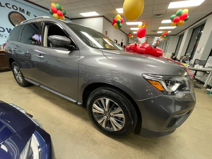 2020 Nissan Pathfinder FWD SL, available for sale in Inwood, New York | 5 Towns Drive. Inwood, New York 2020 Nissan Pathfinder FWD SL, available for sale in Inwood, New York | 5 Towns Drive. Inwood, New York