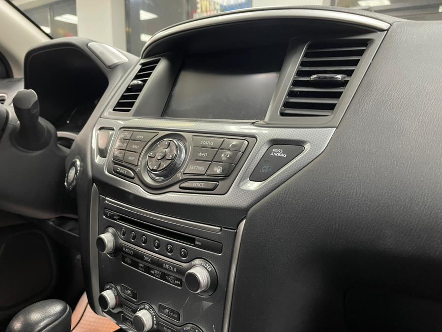 2020 Nissan Pathfinder FWD SL, available for sale in Inwood, New York | 5 Towns Drive. Inwood, New York 2020 Nissan Pathfinder FWD SL, available for sale in Inwood, New York | 5 Towns Drive. Inwood, New York