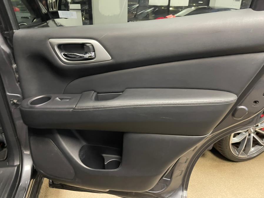 2020 Nissan Pathfinder FWD SL, available for sale in Inwood, New York | 5 Towns Drive. Inwood, New York 2020 Nissan Pathfinder FWD SL, available for sale in Inwood, New York | 5 Towns Drive. Inwood, New York